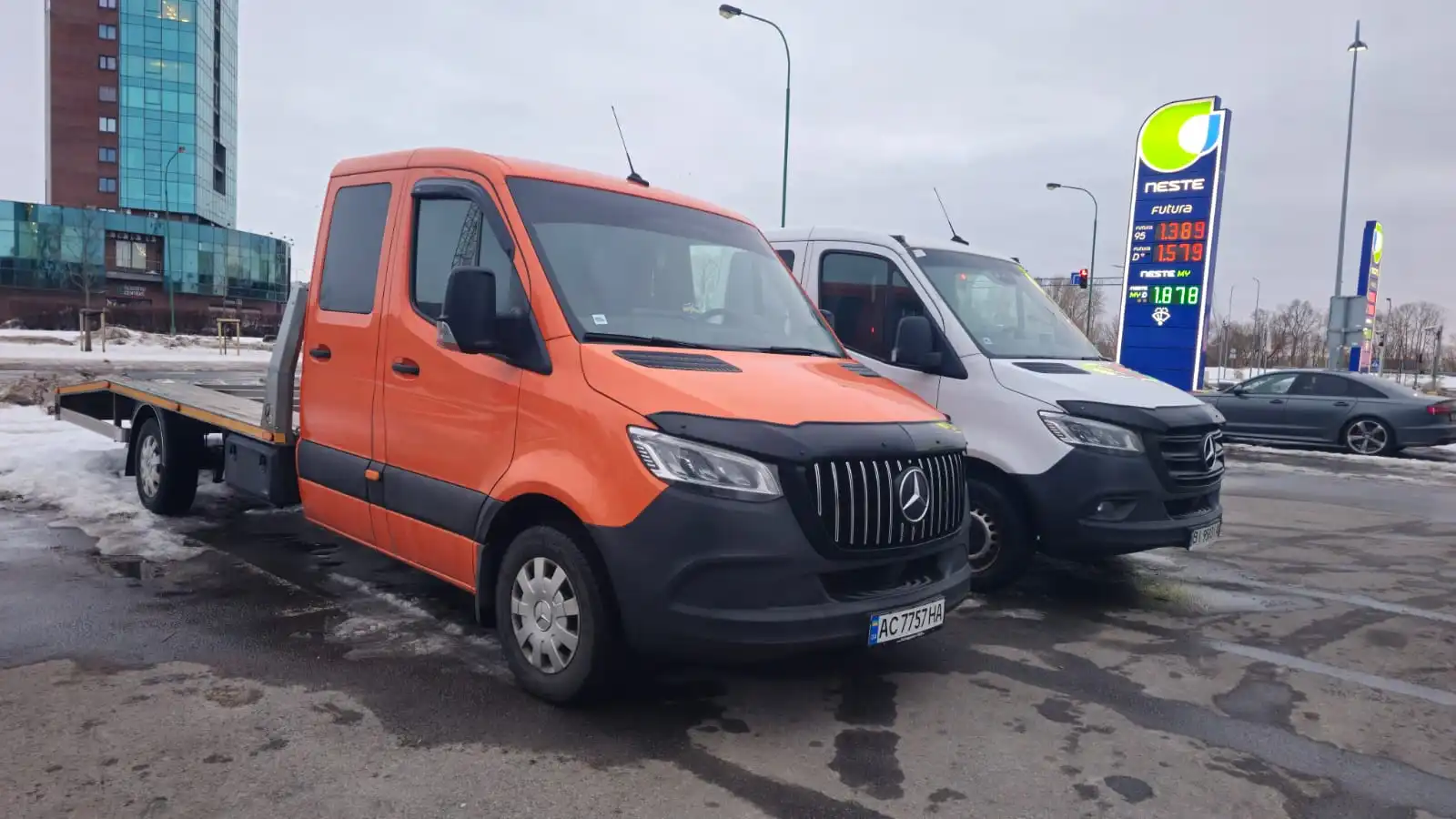Евакуатор для міжміського перевезення авто